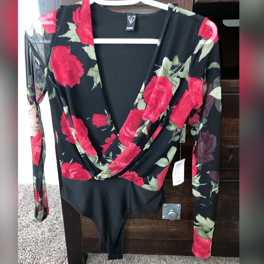 🌹Windsor bodysuit. Price negotiable.🌹